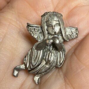 DM 95 Vintage Angel Brooch Praying Cherub Silver Tone Pin 1.25 Inch
